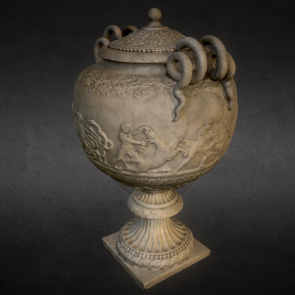 Empire vase preview image 1